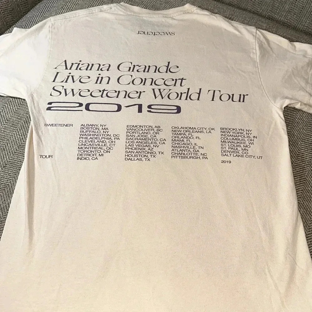 2019 ariana grande live in concert sweetener world tour concert short slv shirt